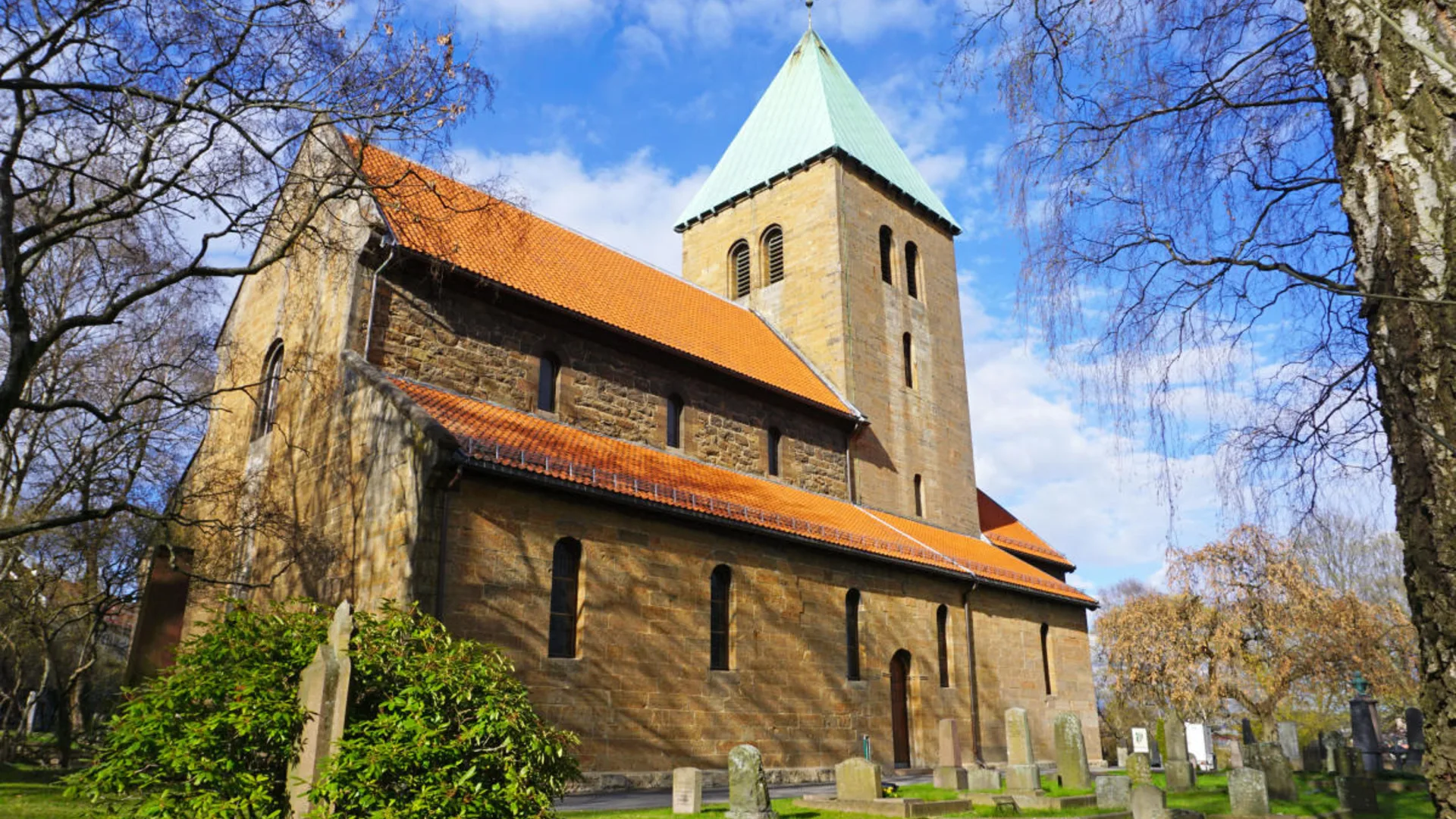 gamle-aker-kirke
